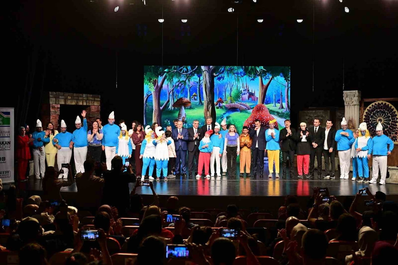 BAHÇELİEVLER BELEDİYESİ’NCE ENGELLİLER HAFTASI ÇERÇEVESİNDE ENGELSİZ SANAT AKADEMİSİ ÖĞRENCİLERİ...
