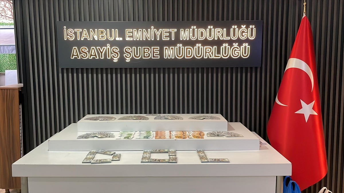Bahçelievler'deki bir kuyumcunun kasasından 350 bin dolar ile 58 bin avronun çalınmasına ilişkin...