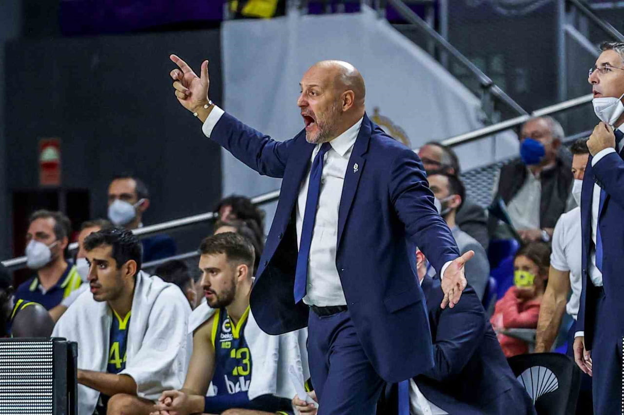 BAHÇEŞEHİR KOLEJİ, SASHA DJORDJEVİC’İN BAŞANTRENÖRLÜK GÖREVİNE GETİRİLDİĞİNİ...