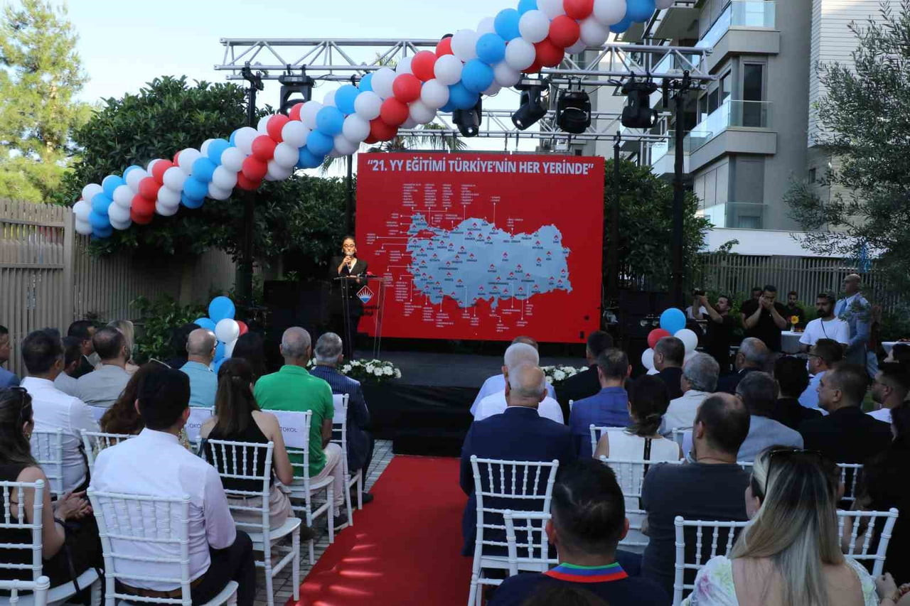 BAHÇEŞEHİR KOLEJİ TARAFINDAN ANTALYA'DA HİZMETE AÇILAN UNCALI ANAOKULU, DÜZENLENEN TÖRENLE EĞİTİM...