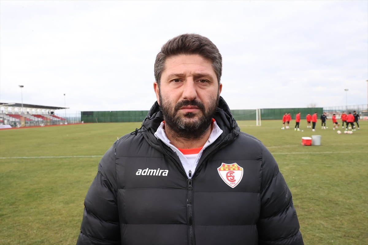 Bahis soruşturması kapsamında 17 futbolcusu ceza alan Edirnespor, transfer dönemi için destek...