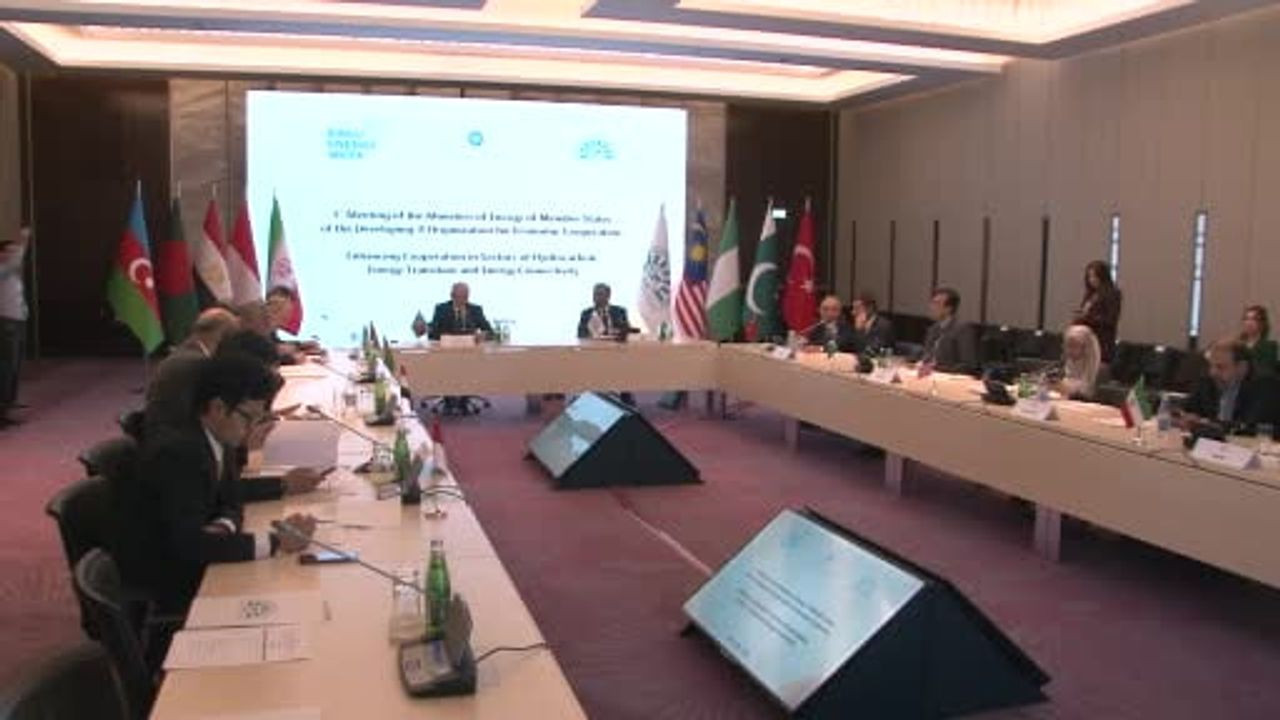 Bakan Bayraktar, Türkiye'nin Enerji Rolünü Vurguladı