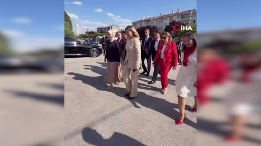 Bakan Göktaş ve Ukrayna Devlet Başkanı’nın eşi Zelenska, Türkiye’deki Ukraynalı çocukları ziyaret...