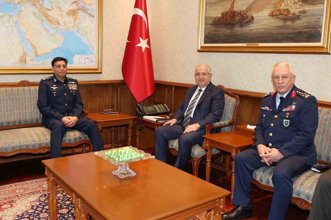 BAKAN GÜLER, PAKİSTAN HAVA KUVVETLERİ KOMUTANI ORGENERAL ZAHEER AHMED BABER SİDHU’YU KABUL...
