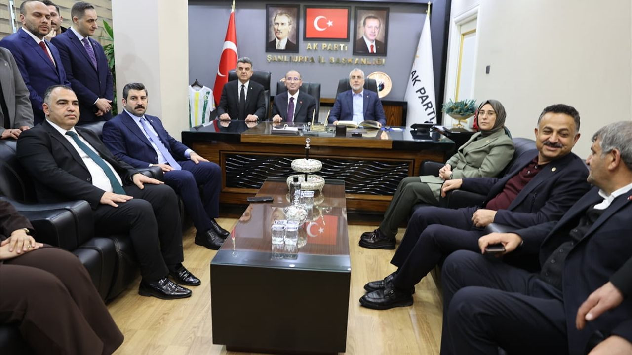 Bakan Işıkhan, AK Parti Şanlıurfa İl Başkanlığını Ziyaret Etti