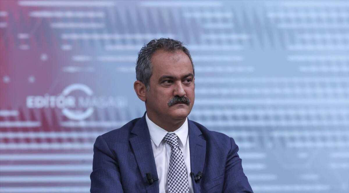 Bakan Özer