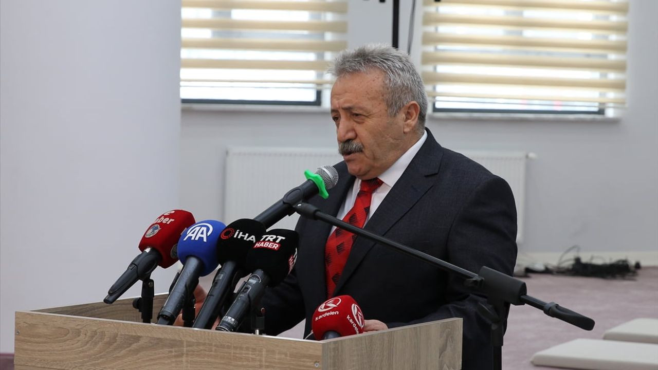 Bakan Tekin, Alevi ve Bektaşi Vatandaşlar İçin Eğitim Modelini Tanıttı