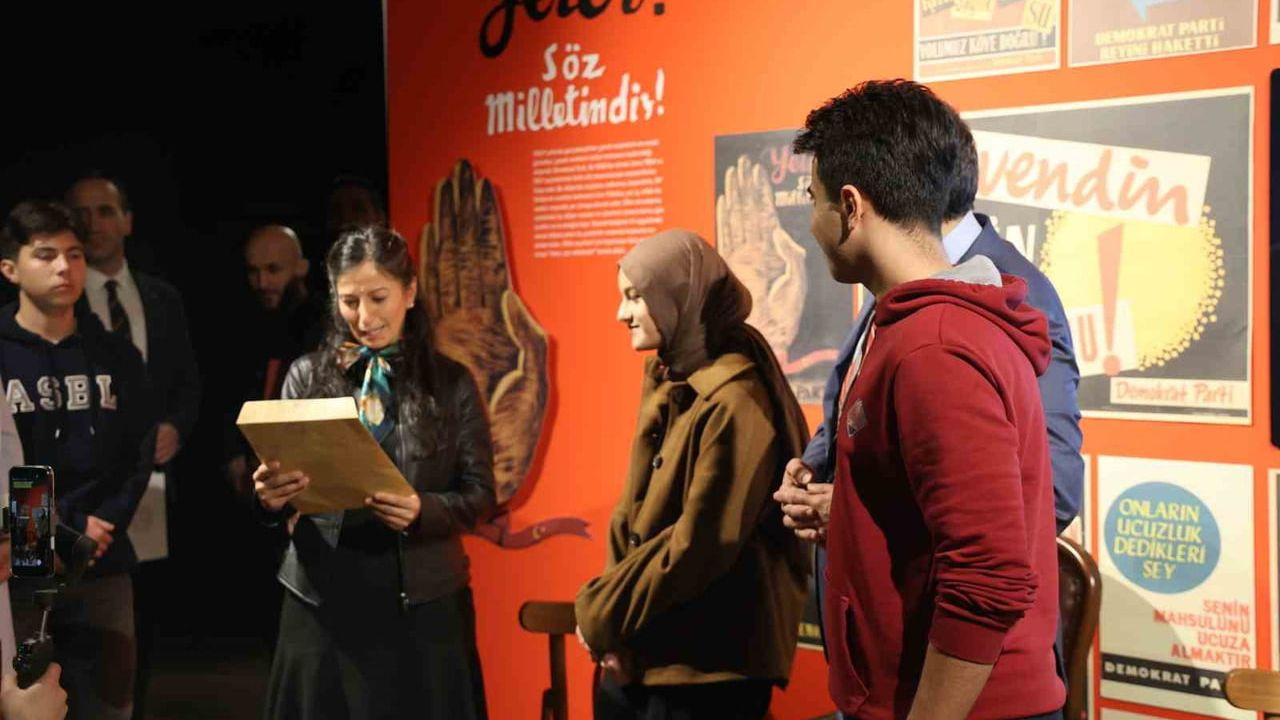 Bakan Tekin'den Fadime Öğretmene Unutulmaz Doğum Günü Sürprizi