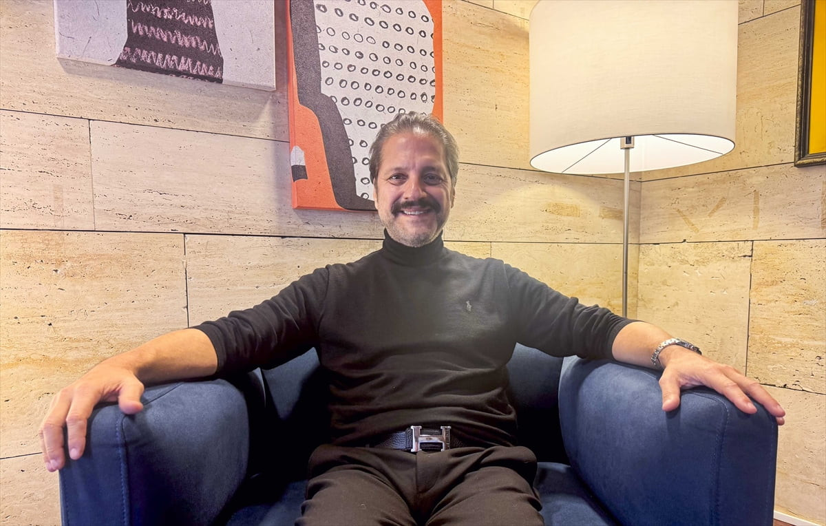 Bakırköy Belediye Tiyatroları (BBT) Genel Sanat Yönetmeni ve oyuncu Ragıp Savaş, oyunculuktan...