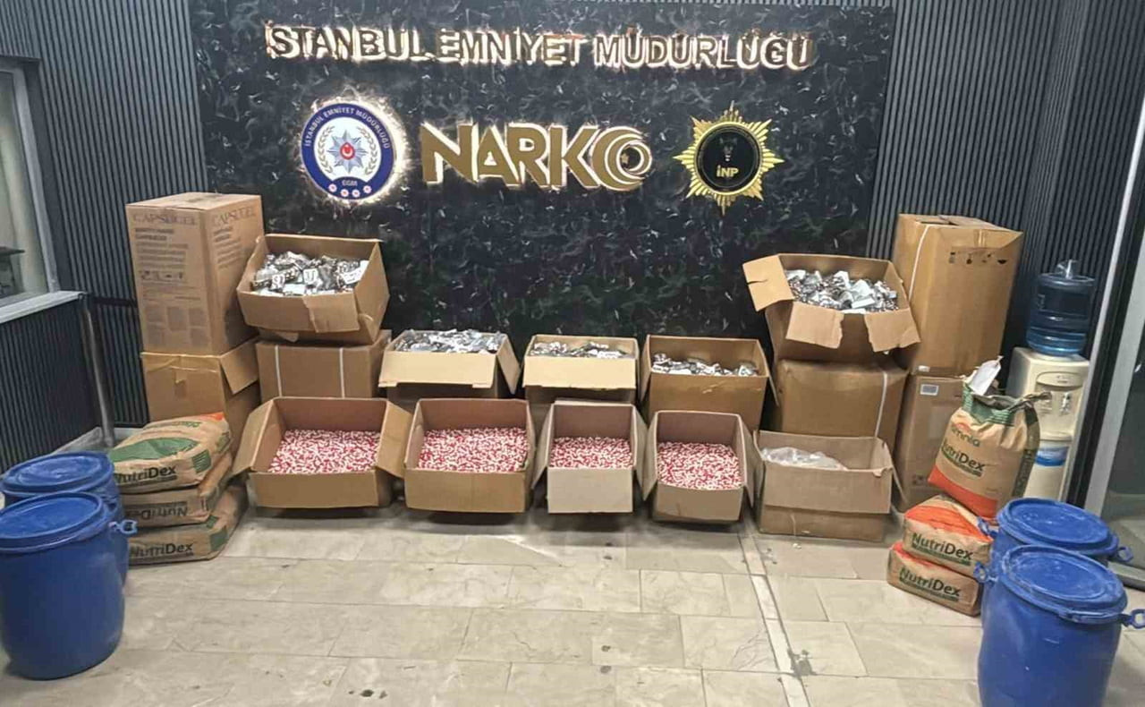 BAKIRKÖY CUMHURİYET BAŞSAVCILIĞI KOORDİNESİNDE, 2 İLÇEDE POLİS EKİPLERİNCE NARKOTİK OPERASYONU...