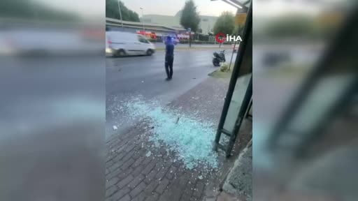 Bakırköy’de otomobille çarpışan motosikletin sürücüsü hayatını kaybetti
