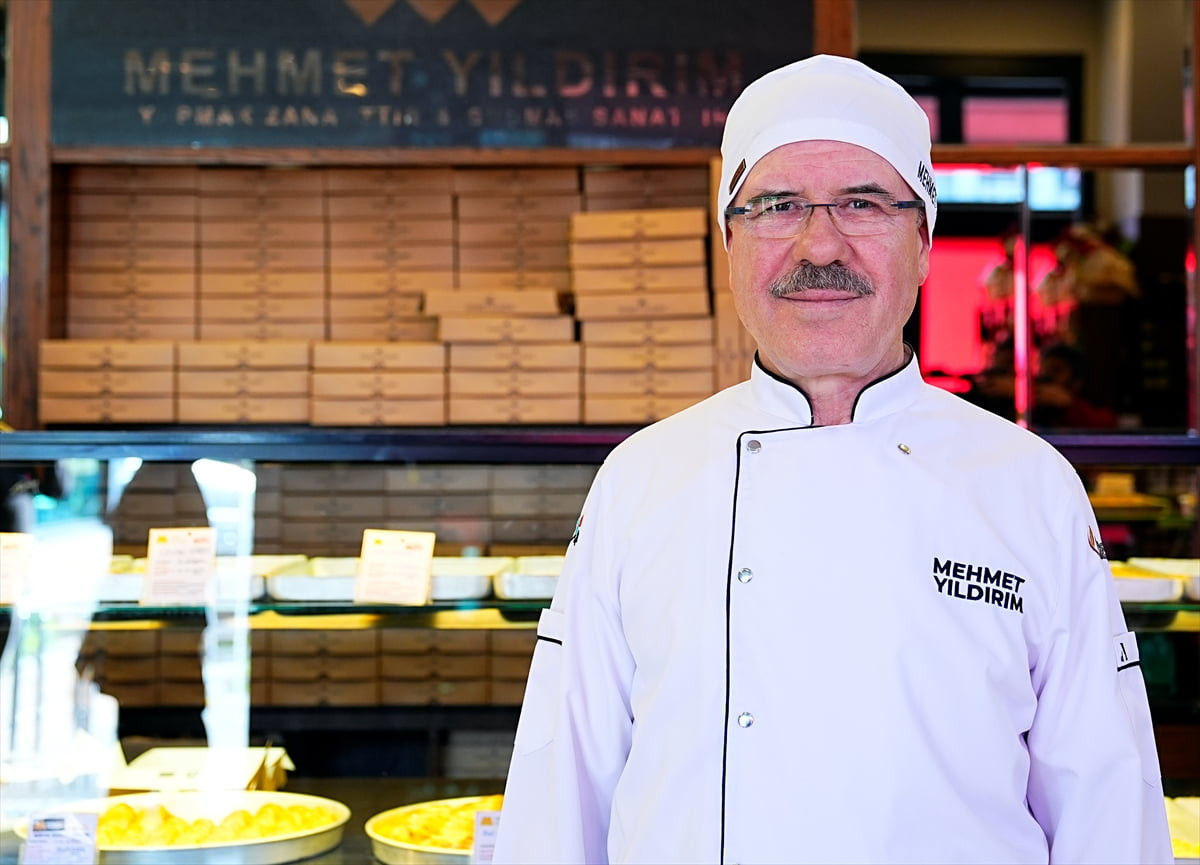 Baklava ve Tatlı Üreticileri Derneği Başkanı (BAKTAD) Mehmet Yıldırım, AA muhabirine açıklama...