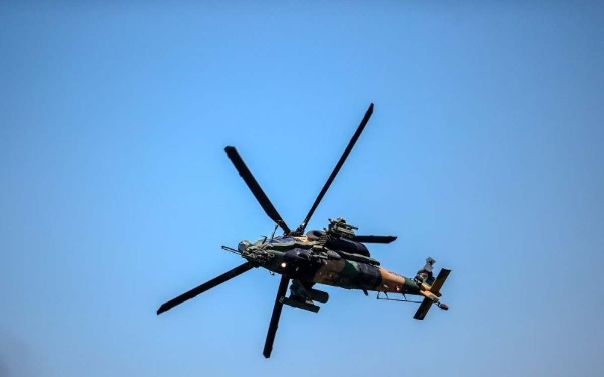 Bakü TEKNOFEST’te ATAK helikopterin gösterisi izleyenlerin nefeslerini kesti