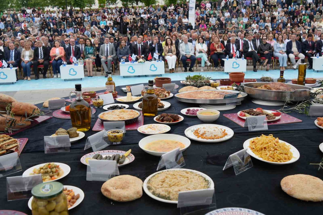 BALIKESİR 1. ULUSLARARASI GASTROFEST AÇILDI