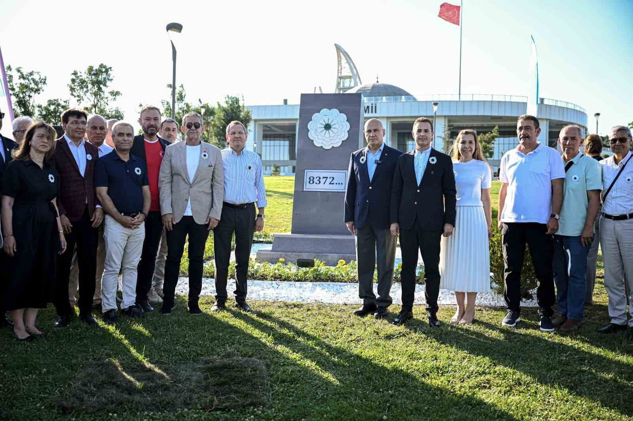 BALIKESİR BÜYÜKŞEHİR BELEDİYE BAŞKANI AHMET AKIN, ÇAMLIK TEPESİ’NDE İNŞA EDİLEN SREBRENİTSA...
