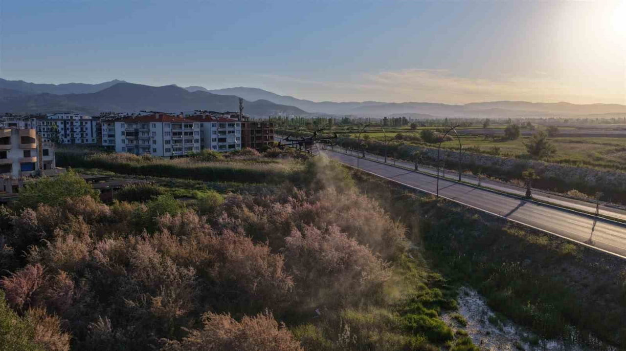 BALIKESİR BÜYÜKŞEHİR BELEDİYESİ, HALK SAĞLIĞINI KORUMAK İÇİN HAŞEREYLE MÜCADELE ÇALIŞMALARINI 20...