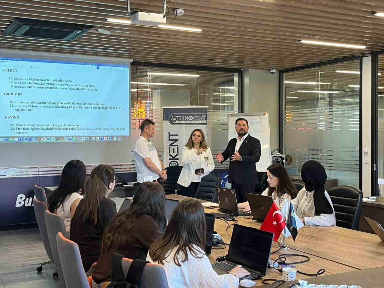 BALIKESİR TEKNOKENT’TE VERİ VE YAPAY ZEKÂ EĞİTİM PROGRAMI BAŞARIYLA TAMAMLANDI