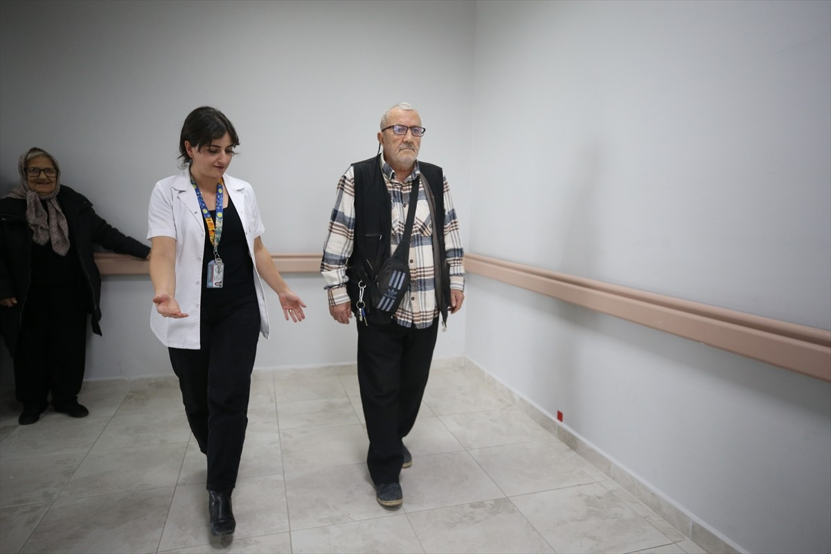 Balıkesir Üniversitesi (BAÜN) Sağlık Uygulama ve Araştırma Hastanesi'nde kurulan Düşme...