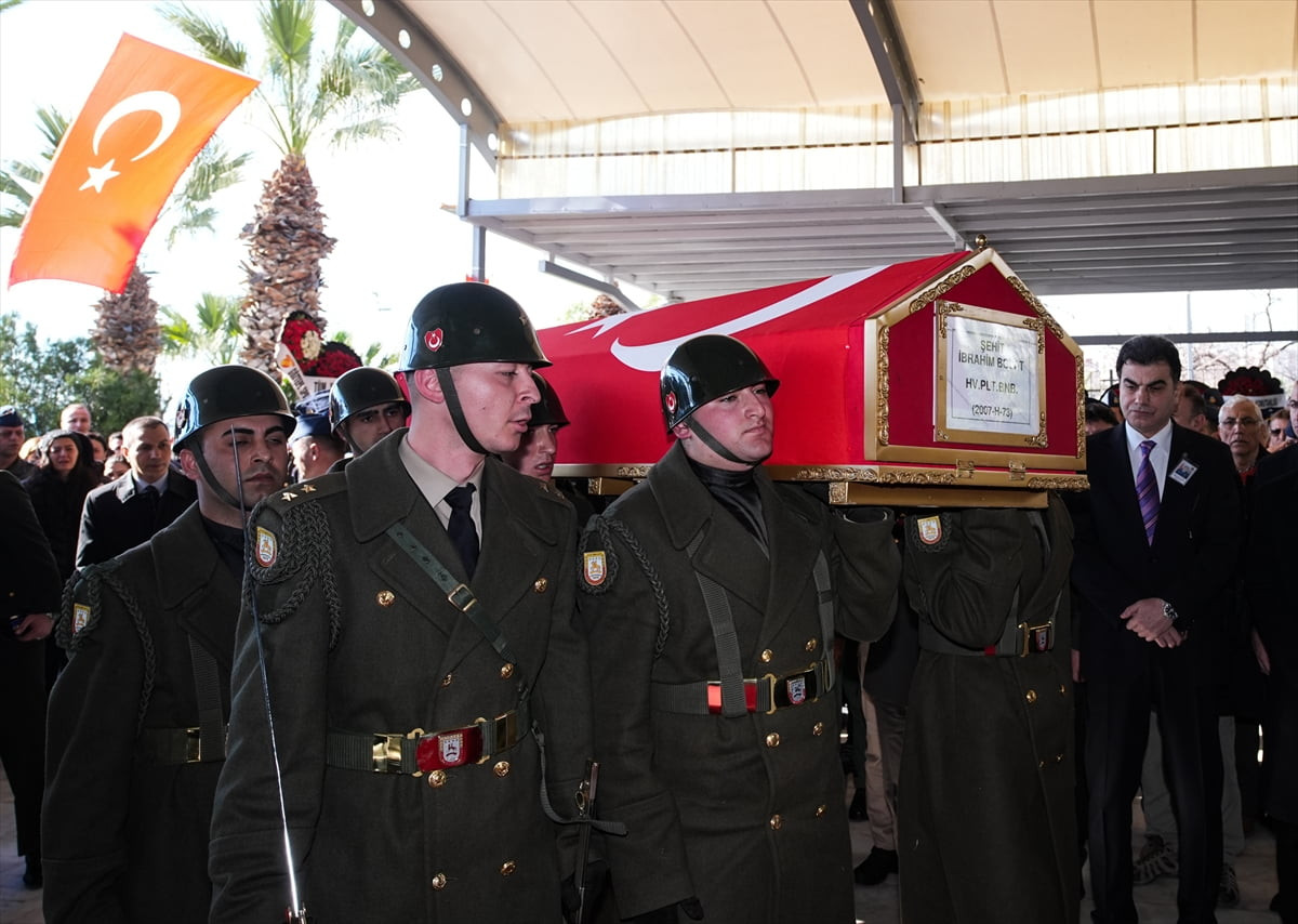 Balıkesir'de 9'uncu Ana Jet Üs Komutanlığı'ndan kalkış yapan F-16 uçağının kaza kırıma uğraması...