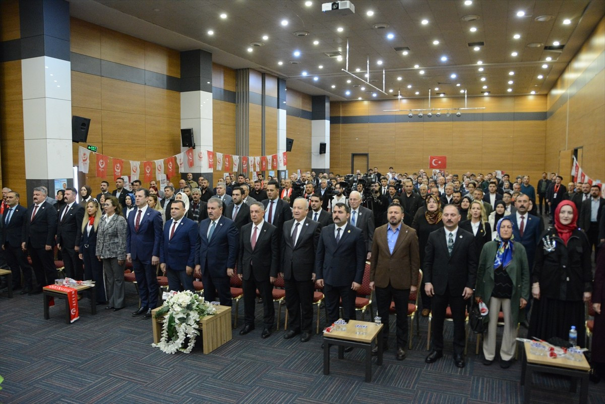 Balıkesir'de Karesi AVM Toplantı Salonu'nda Büyük Birlik Partisi Balıkesir İl Kongresi...