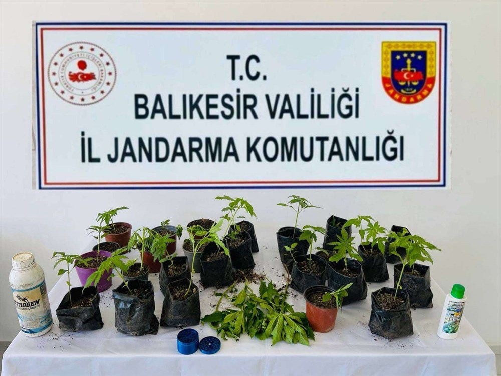 BALIKESİR'DE UYUŞTURUCU OPERASYONLARINDA 64 ŞÜPHELİ YAKALANDI