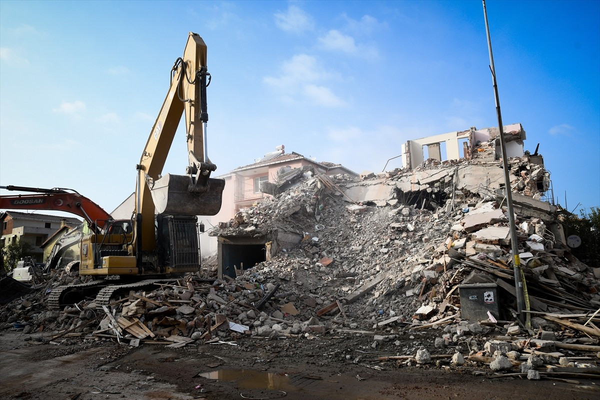 Balıkesir'in Sındırgı ilçesinde, 27 Ekim'de meydana gelen 6,1 büyüklüğündeki depremin ardından...