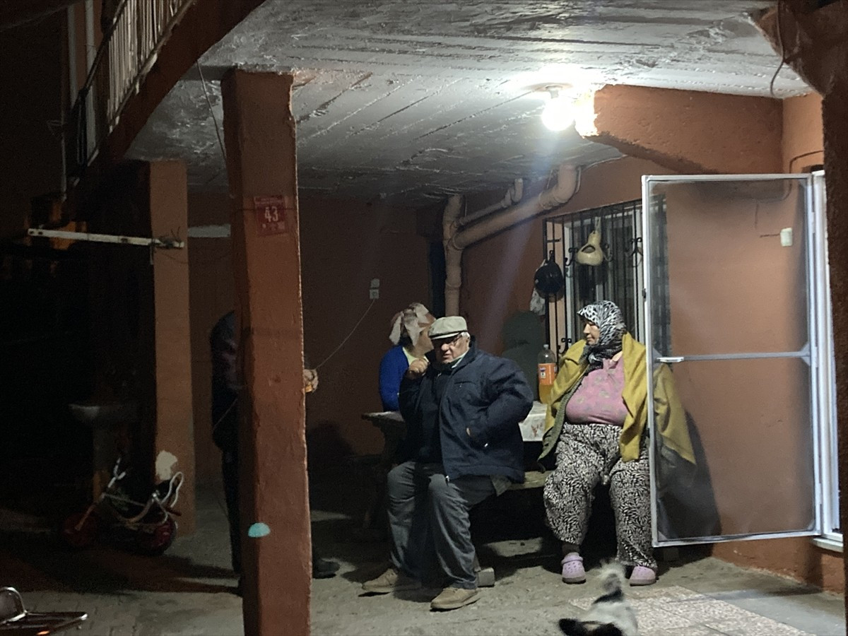 Balıkesir'in Sındırgı ilçesinde saat 06.16'da 4,7 büyüklüğünde deprem meydana geldi. Depremin...