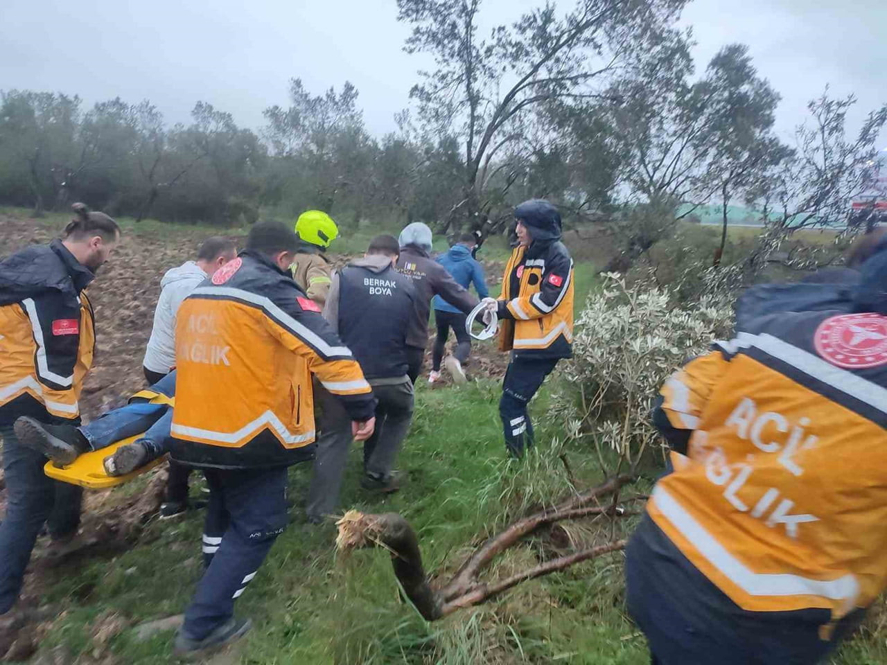 BALIKESİR’İN HAVRAN İSTİKAMETİ MESCİT MAHALLESİ’NDE MEYDANA GELEN TRAFİK KAZASINDA BİR KİŞİ...