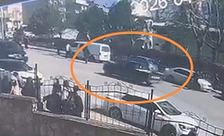 BALKONDAN DÜŞEN 3 YAŞIMDAKİ ÇOCUK AĞIR YARALANDI