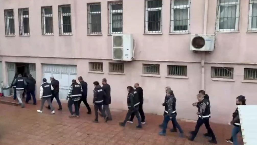 BANDIRMA MERKEZLİ RÜŞVET VE KİŞİSEL VERİ OPERASYONUNDA 7 TUTUKLAMA