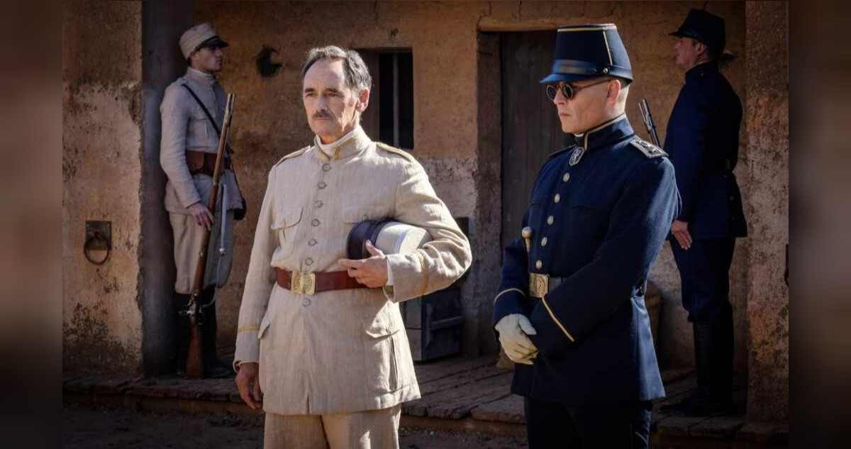 Barbarları Beklerken film konusu