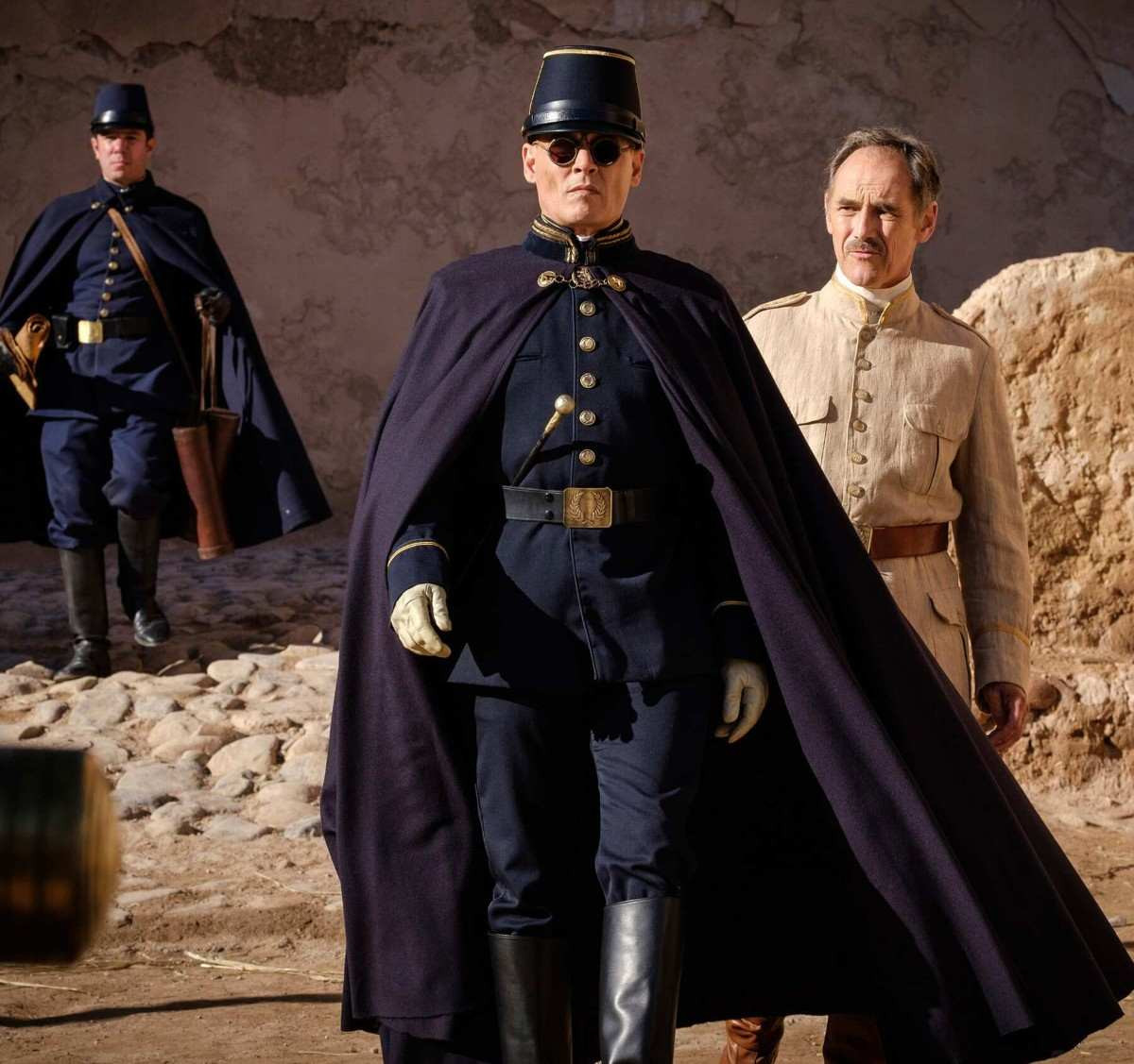 Barbarları Beklerken film yönetmeni