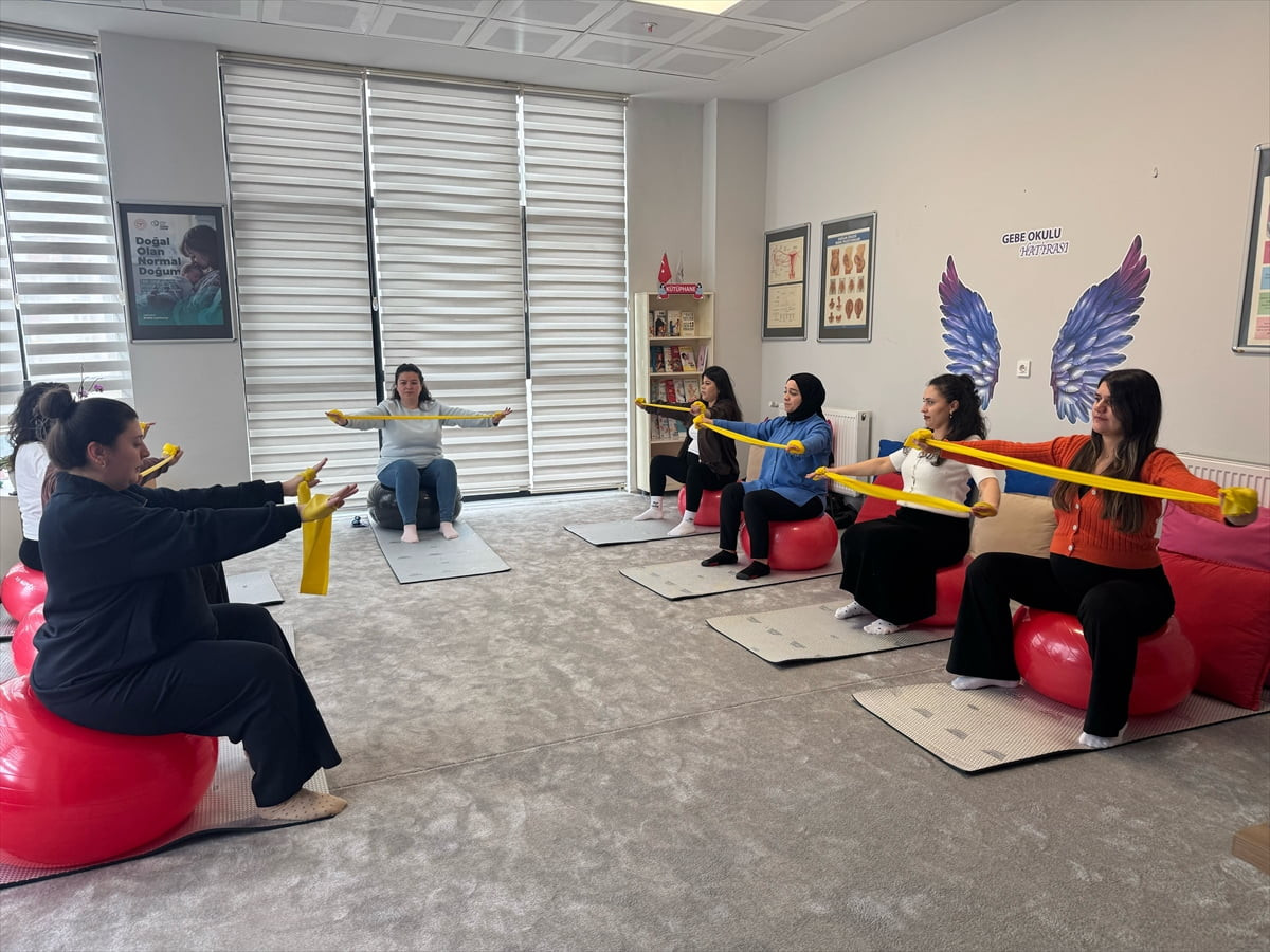 Bartın'da anne adayları, daha rahat hamilelik ve doğum süreci geçirebilmeleri amacıyla gebe...