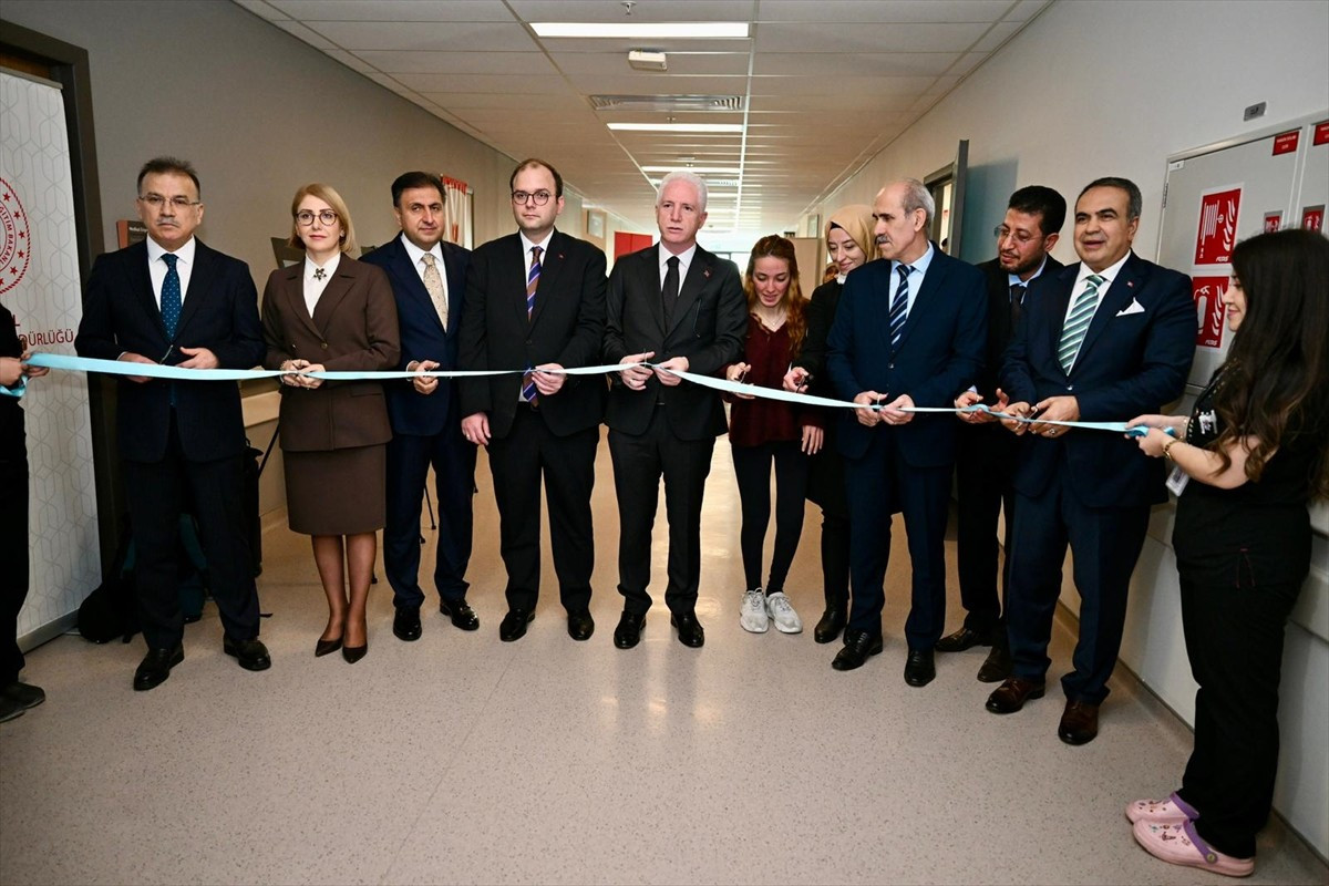 Başakşehir Çam ve Sakura Şehir Hastanesi'nde tedavi gören çocukların eğitimlerinin aksamaması...