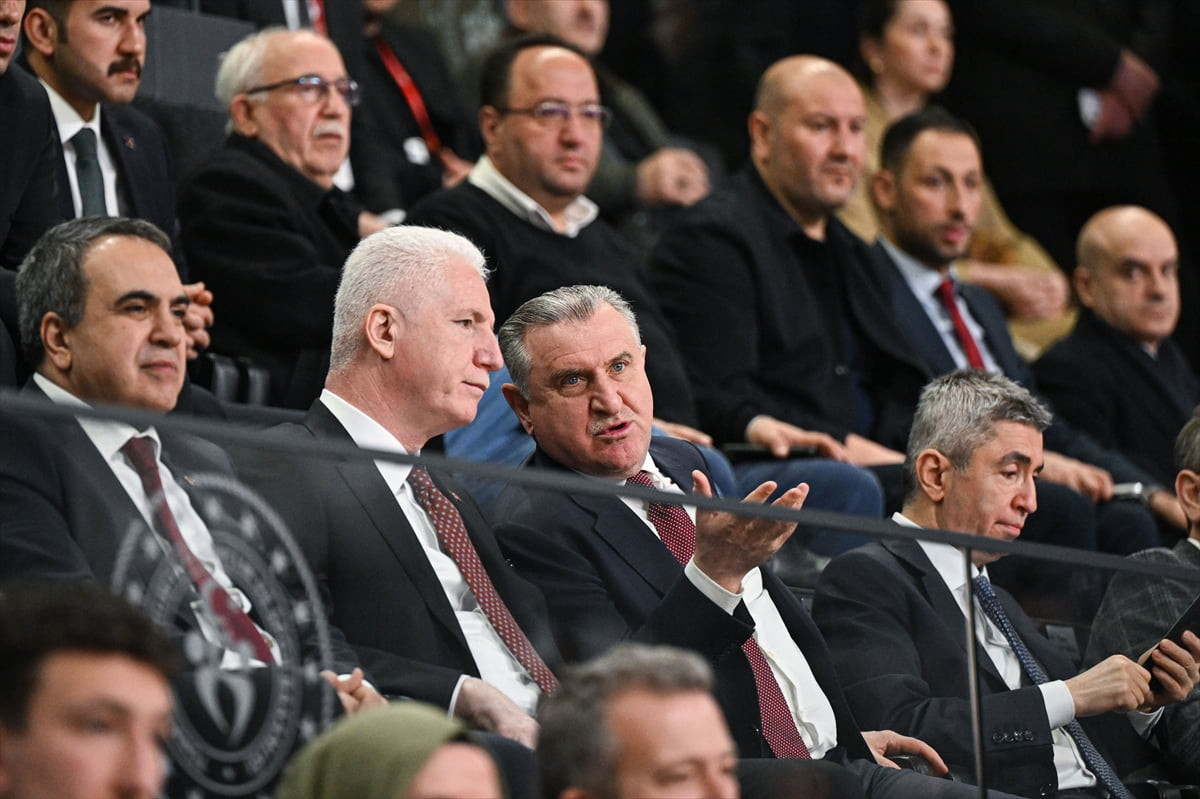 Başakşehir'de düzenlenen Okul Sporları Basketbol Gençler Türkiye finalinde Okyanus Koleji ile Doğa...