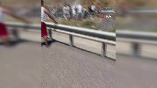 Başakşehir'de kiralık otomobil takla attı: 3 yaralı