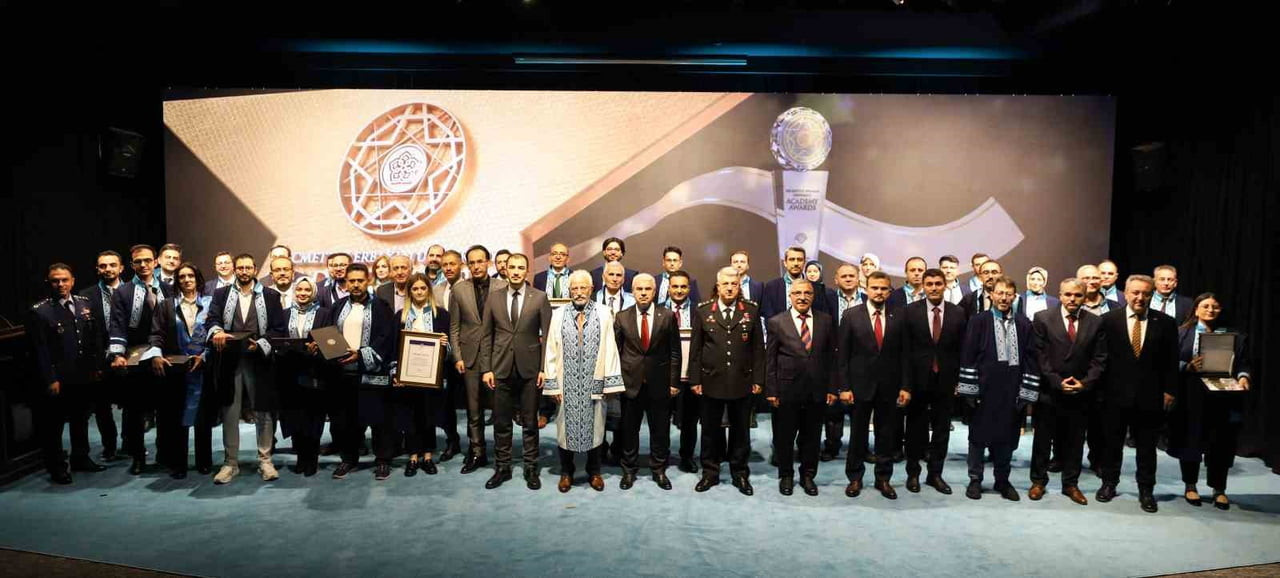 BAŞARILI AKADEMİSYENLERİ TEŞVİK ETMEK VE ÖDÜLLENDİRMEK AMACIYLA NECMETTİN ERBAKAN ÜNİVERSİTESİ...