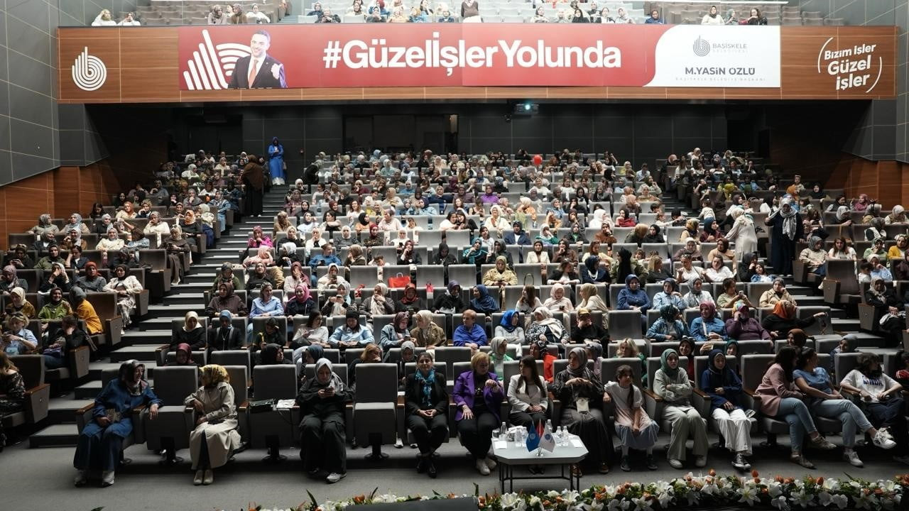 BAŞİSKELE'DE KADINLARA ÖZEL HAZIRLANAN DÜZENLENEN "DÜNYADAN KADIN SESLER" KONSERİ YOĞUN İLGİ...