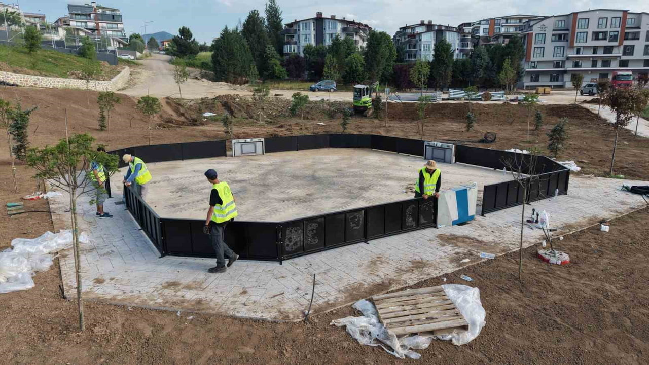BAŞİSKELE’DE YAPIMI SÜREN YEŞİLYURT MİLLET BAHÇESİ’NDE ÇOCUKLARA YÖNELİK İNTERAKTİF OYUN...