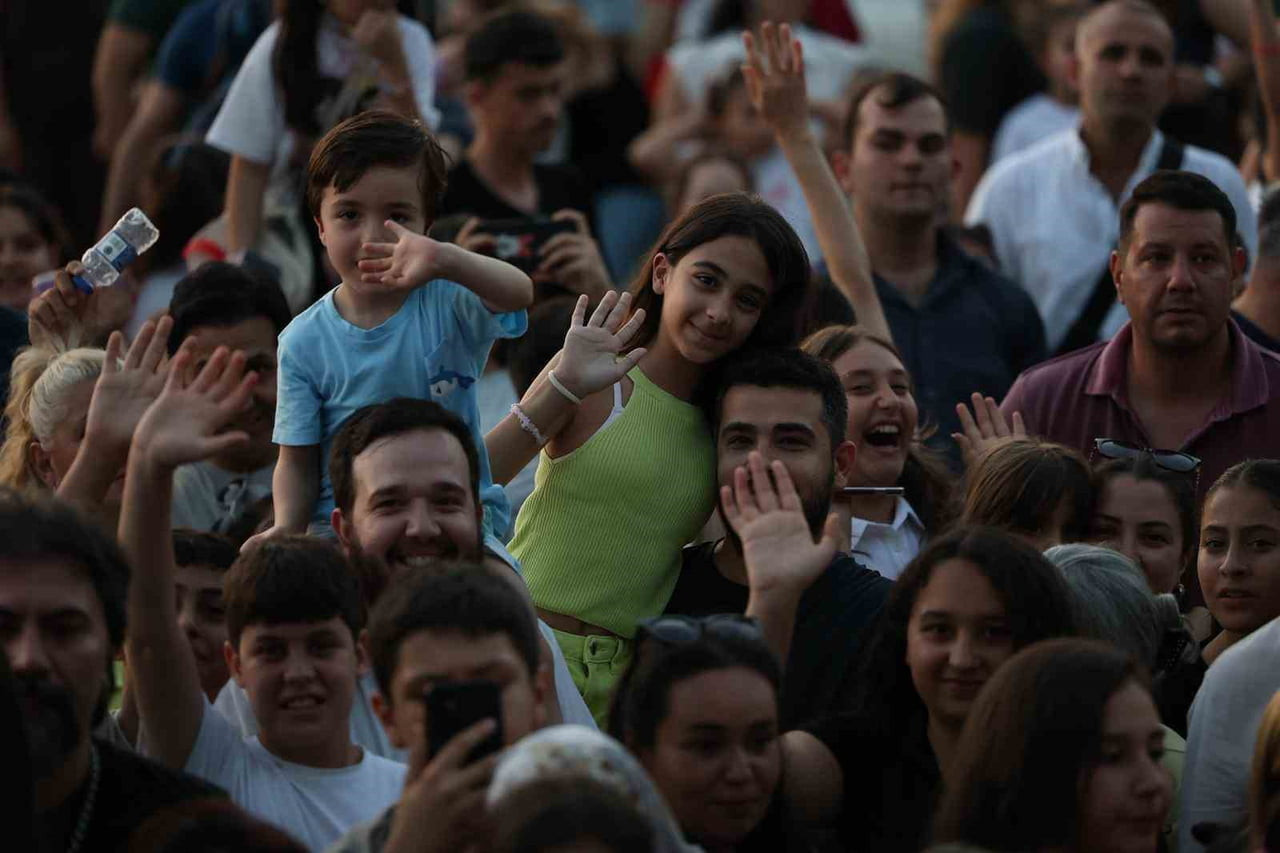 BAŞKAN ÇERÇİOĞLU, ÇOCUKLARI YILSONU ŞENLİĞİ İLE BULUŞTURDU