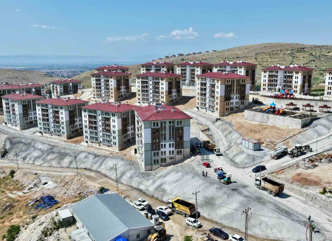 BAŞKAN GEÇİT; “KONAK’A VERDİĞİMİZ SÖZÜ YERİNE GETİRDİK”
