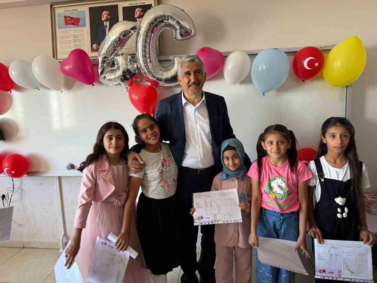 BAŞKAN HALLAÇ’TAN KARNE ALAN ÖĞRENCİLERE TEBRİK VE YAZ TATİLİ MESAJI