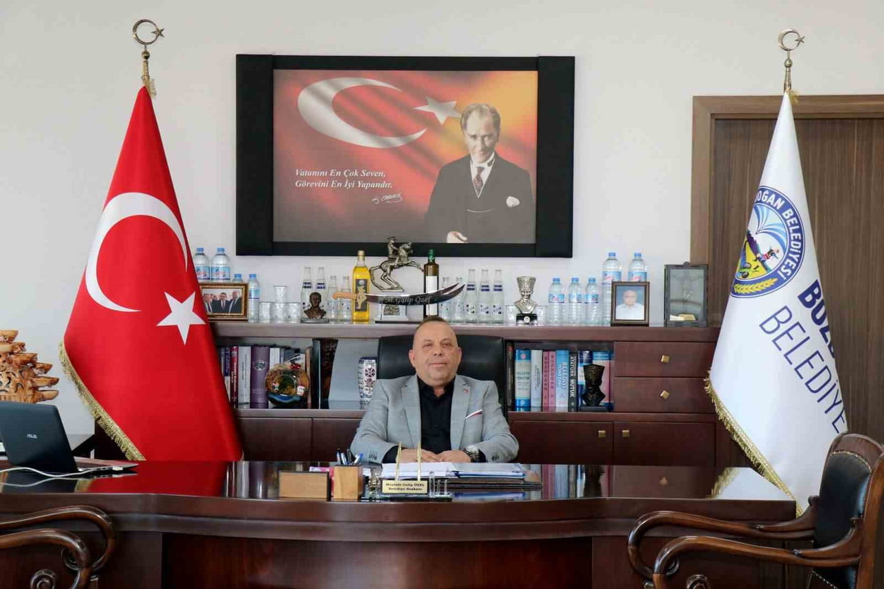 BAŞKAN ÖZEL: "GENÇLİĞİMİZ, CUMHURİYETİMİZİN EN BÜYÜK GÜVENCESİDİR"