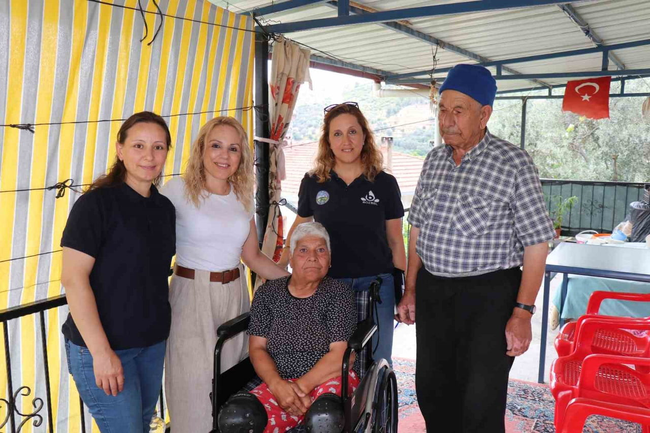 BAŞKAN ÖZEL "İHTİYAÇ DUYAN HER VATANDAŞIMIZIN YANINDAYIZ"