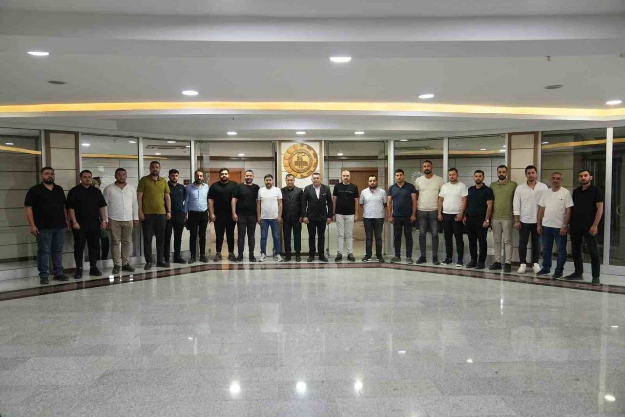 BAŞKAN SADIKOĞLU, GENÇ GİRİŞİMCİLERLE BİR ARAYA GELDİ