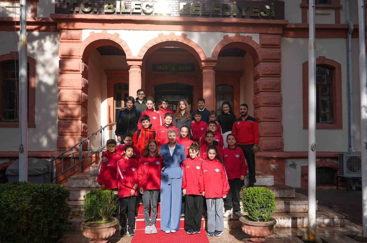 BAŞKAN SUBAŞI BİLECİK GENÇLİK VE SPOR KULÜBÜ SUALTI HOKEYİ TAKIMLARINI AĞIRLADI