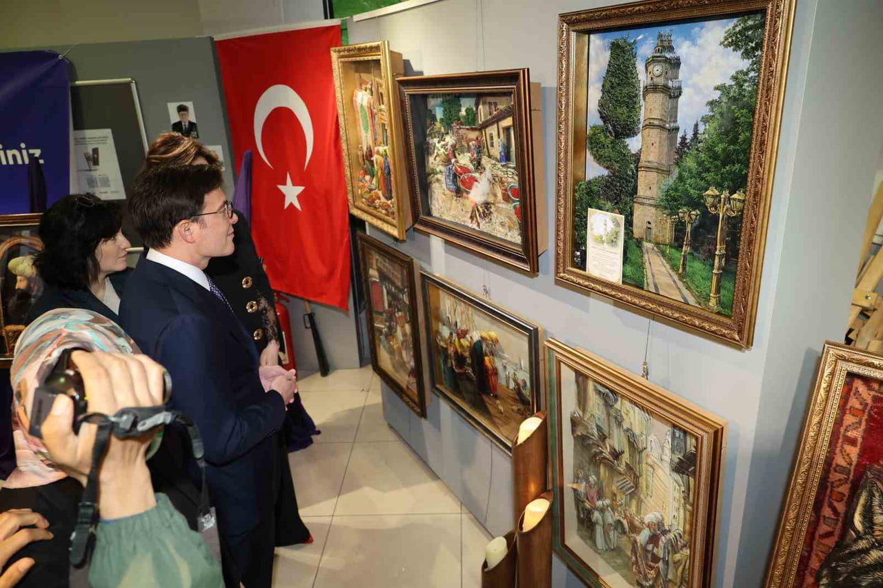 BAŞKAN YAZICIOĞLU DA SERGİYİ GEZDİ