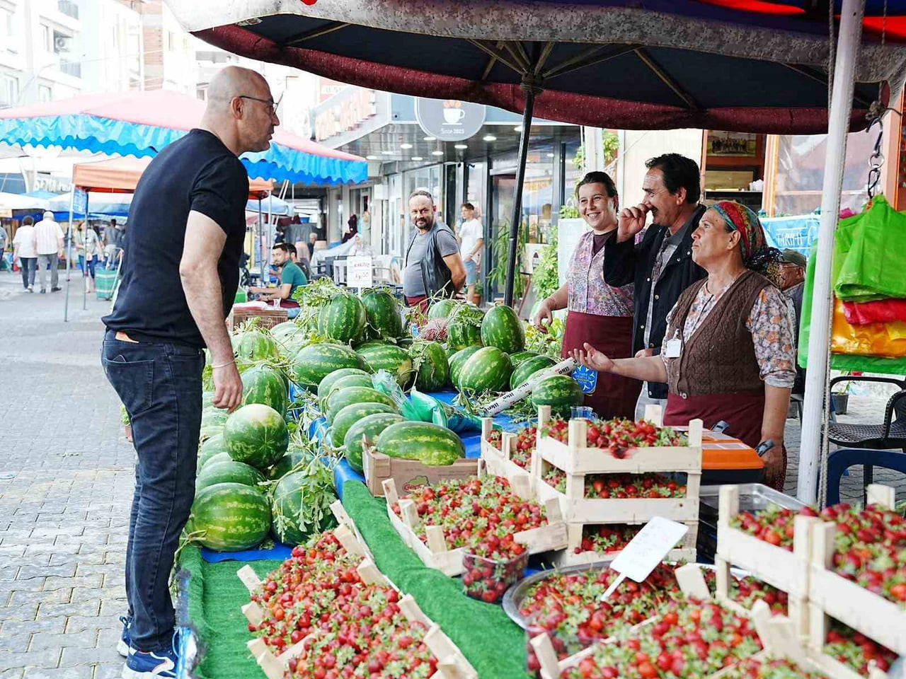 BAŞKAN ZENCİRCİ, SEMT PAZARI PROJESİNİ HAYATA GEÇİRDİ