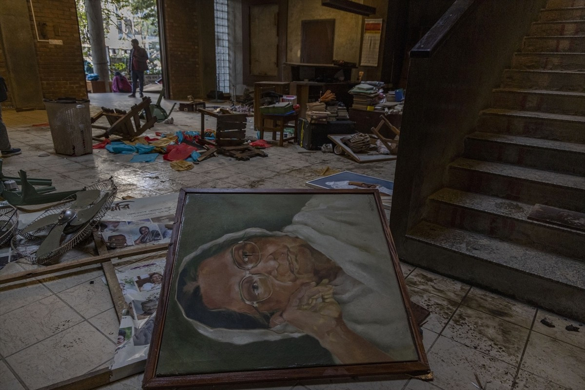 Başkent Dakka, 2024'teki hükümet karşıtı protestoların ardından ülke çapında tanınan bir figür...