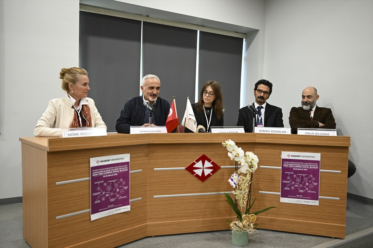 Başkent Üniversitesi ev sahipliğinde düzenlenen "Sosyolojinin Geleceği, Geleceğin Sosyolojisi:...